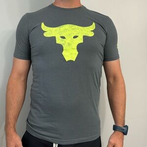 Bull tee- dark gray and  neon yellow
